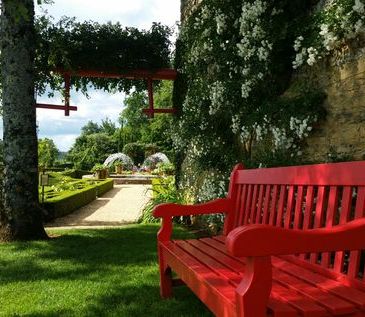 Mariage Eyrignac dordogne Périgord casttelum traiteur dordogne jardin lieu de réception